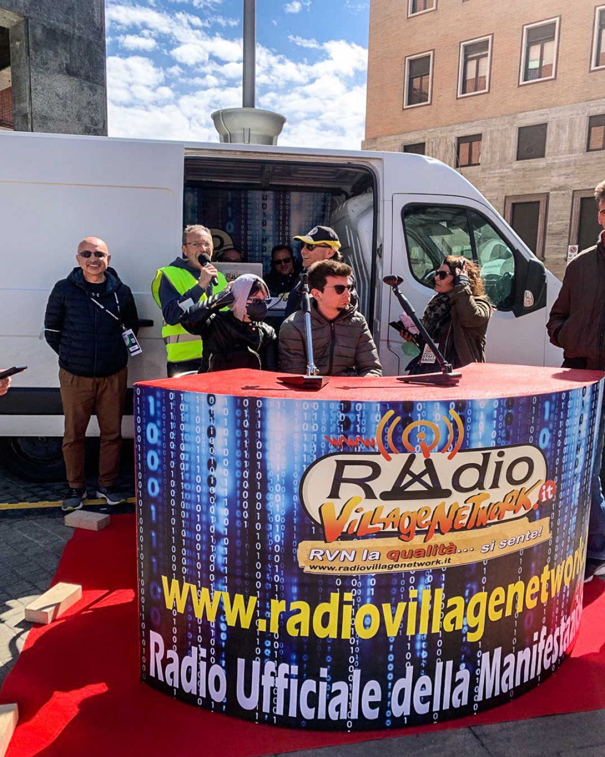 RADIO VILLAGE NETWORK INSIEME A ECORUN VARESE