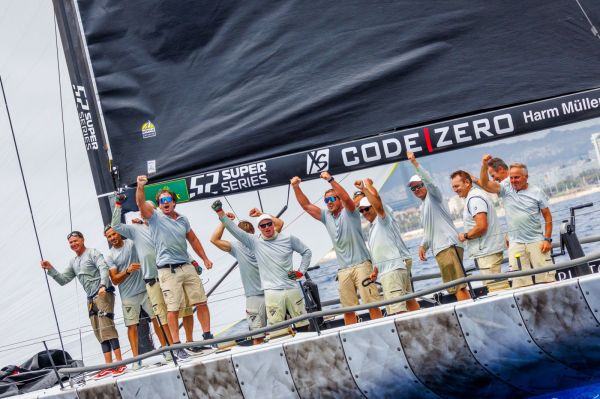 Vasco Vascotto conquista il 26° titolo Mondiale con i YP52 a Barcellona